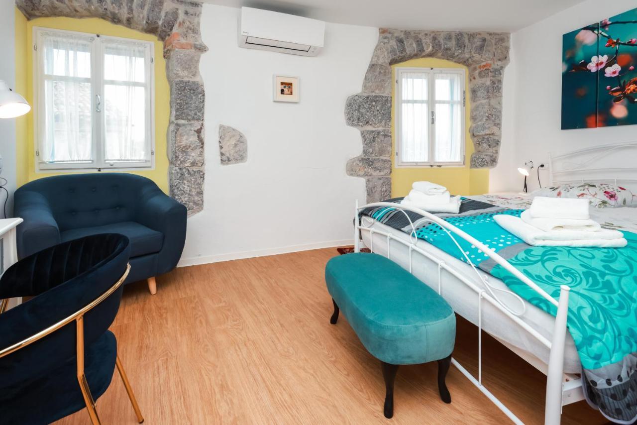 Apartmani Nad Voltun Kastav Exteriör bild