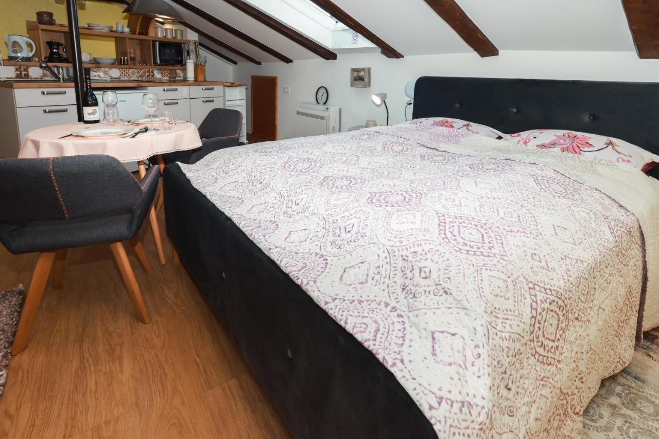 Apartmani Nad Voltun Kastav Exteriör bild