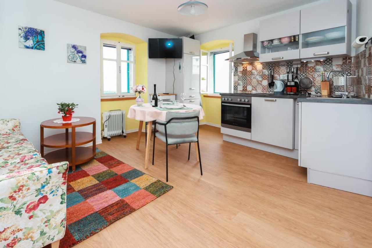 Apartmani Nad Voltun Kastav Exteriör bild