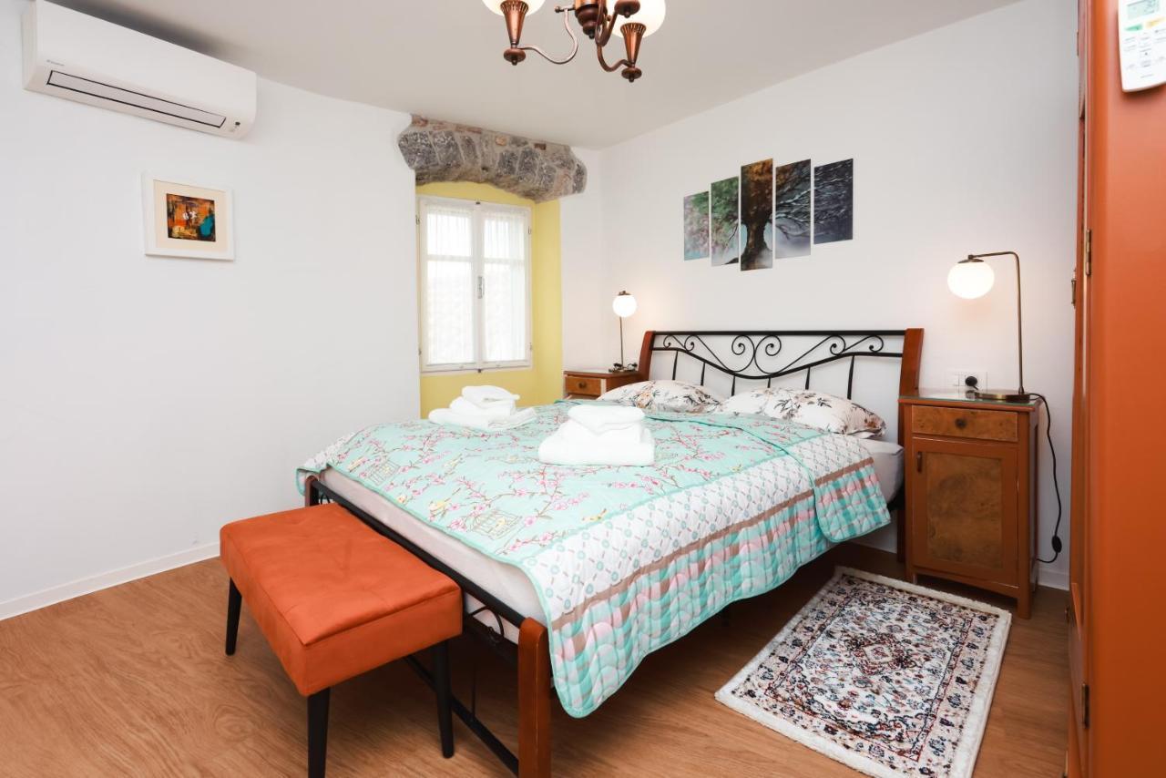 Apartmani Nad Voltun Kastav Exteriör bild