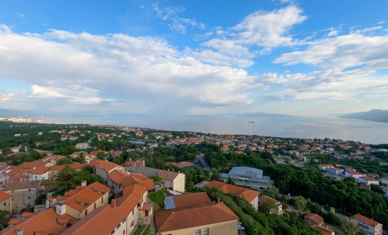Apartmani Nad Voltun Kastav Exteriör bild