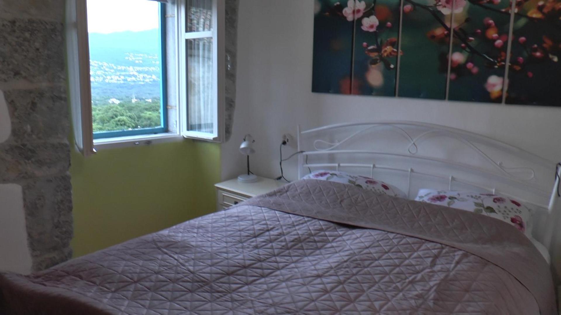 Apartmani Nad Voltun Kastav Exteriör bild